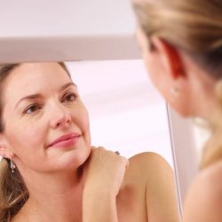 Cuidados com a pele madura no inverno: 4 conselhos valiosos