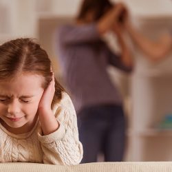 6 comportamentos que são reflexos de traumas de infância