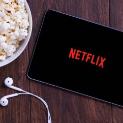Netflix testa plano de assinatura gratuito