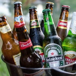 Ambev anuncia reajuste no preço das cervejas da empresa