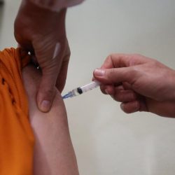 Adolescentes de 15 anos podem se vacinar contra a Covid-19 nesta quinta