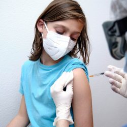 Jovens de 12 anos poderão se vacinar contra Covid em Bento