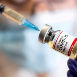 Campanha de vacinação contra covid-19 é retomada após o feriado