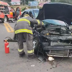 Veículo de Bento se envolve em acidente em Carlos Barbosa