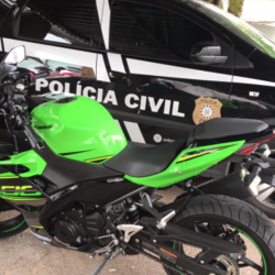 Após investigações, Polícia Civil apreende moto usada em fuga da PRF