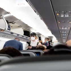 Números de passageiros em aviões aumenta de 2020 para 2021