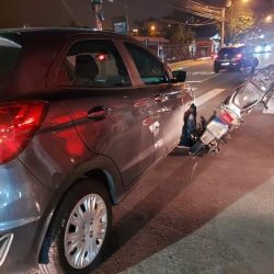 Acidente entre carro e moto na última noite, mas não deixa vítimas