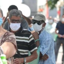 Com subida da covid no Brasil, especialistas recomendam uso de máscaras