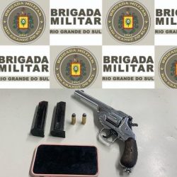 Mulher presa na Planalto com revólver e  dois carregadores de pistola