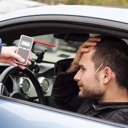 Supremo mantém a lei seca: punição para motorista que se recusar assoprar bafômetro