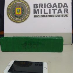 Brigada prende mulher com 850gr de maconha no Vila Nova