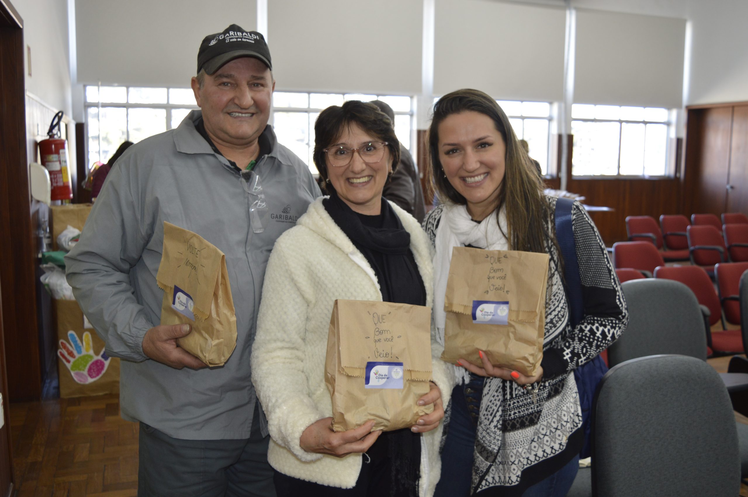 Ivete Chiesa Passaia (centro)