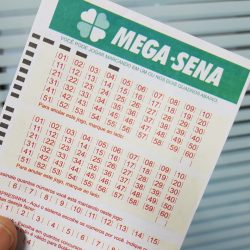 Mega-Sena acumula: na quarta-feira você pode pagar R$ 55 milhões 
