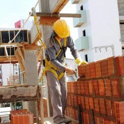 Custo da construção sobe 0,33% em agosto e acumula alta no ano