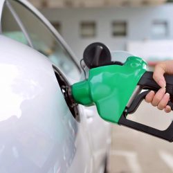 Gasolina recua mais de 9% no Brasil em agosto, mostra levantamento