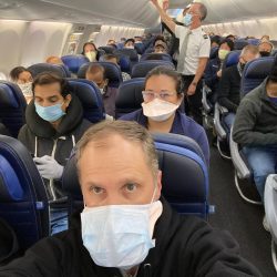 Anvisa deve suspender  nesta quinta-feira o uso de máscara em voos