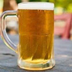 Consumo moderado de cerveja diminui risco de demência