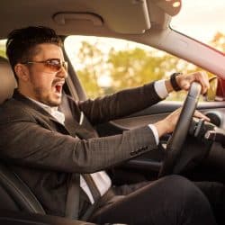 Qual comportamento de motoristas mais irrita outros motoristas? Pesquisa responde