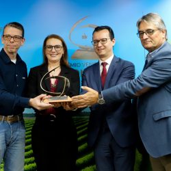 Bisneta de viticultores que fundaram a Vinícola Aurora recebe prêmio Elas no Agro