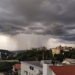 Alerta de tempestades no oeste do RS; PR e SC também serão atingidos, alerta Defesa Civil Nacional