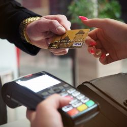 Grupo especializado em fraudes virtuais aplica novo golpe: a compra fantasma com cartões