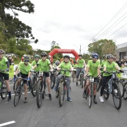 Experiência do ciclismo profissional  para crianças aconteceu no GFNY Bento Kids  