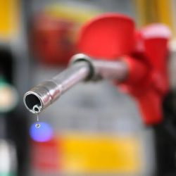 Preço médio da gasolina sobe depois de 15 semanas de queda
