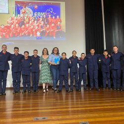 Corpo de Bombeiros lançam livro baseado em projeto Bombeiro Mirim