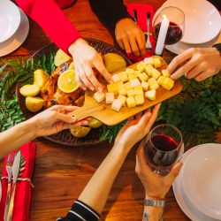 Por que você pode esquecer da dieta nas festas de fim de ano, segundo pesquisadora