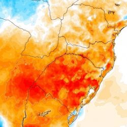 Calorão no RS  nesta terça e chance de chuva isolada