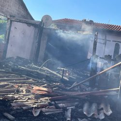 Bombeiros atendem  chamado de incêndio no  bairro Fátima
