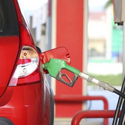 Reoneração da gasolina está prevista para começo de março, aponta Receita