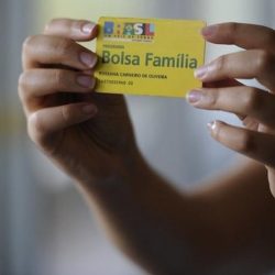 Governo exigirá atestado de vacinação de crianças para o auxílio Bolsa Família
