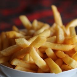 Comer batata frita aumenta o risco de desenvolver depressão e ansiedade