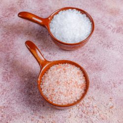 Trocar o sal de cozinha com sódio por outro com potássio pode reduzir a hipertensão