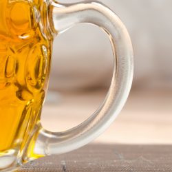Brasileiros criam cerveja que repõe nutrientes e retarda o envelhecimento de células