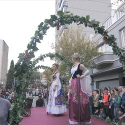 Desfile cultural da Fenavinho acontece neste domingo na Via Del Vino