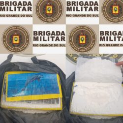 Dois homens presos no Centro com 1 kg de cocaína pura