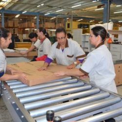 Produção industrial sobe 0,5% em novembro, aponta IBGE 