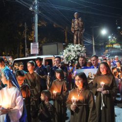 Procissão Luminosa  abre os festejos em honra ao Padroeiro  de Bento Gonçalves