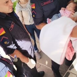 Bombeiros salvam recém-nascido engasgado com leite