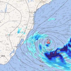 Ciclone na costa sul traz mais chuva, vento forte e ressaca do mar