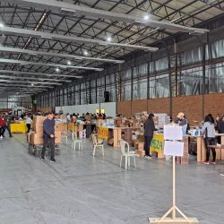 1,6 mil voluntários mobilizados por instituições trabalham na central de donativos de Bento Gonçalves