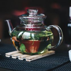 Chás são as melhores bebidas para manter a saúde cardíaca, diz estudo