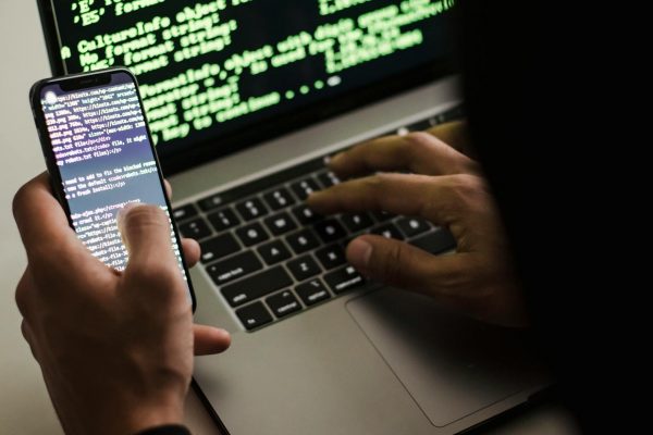 Agência de Defesa Cibernética dos EUA emite alerta sobre roubo de dados após apagão global