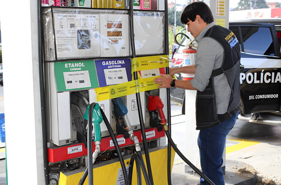 Fiscalizacao-em-posto-de-combustivel-procon-sp-1