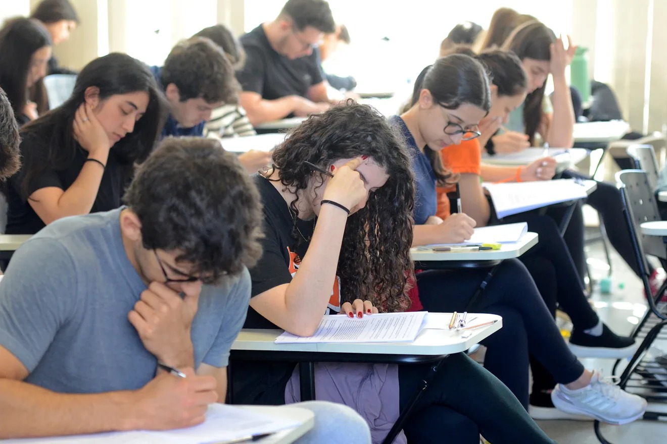 a4b1df4e-a65b-4b29-a7a4-2664bc717f83