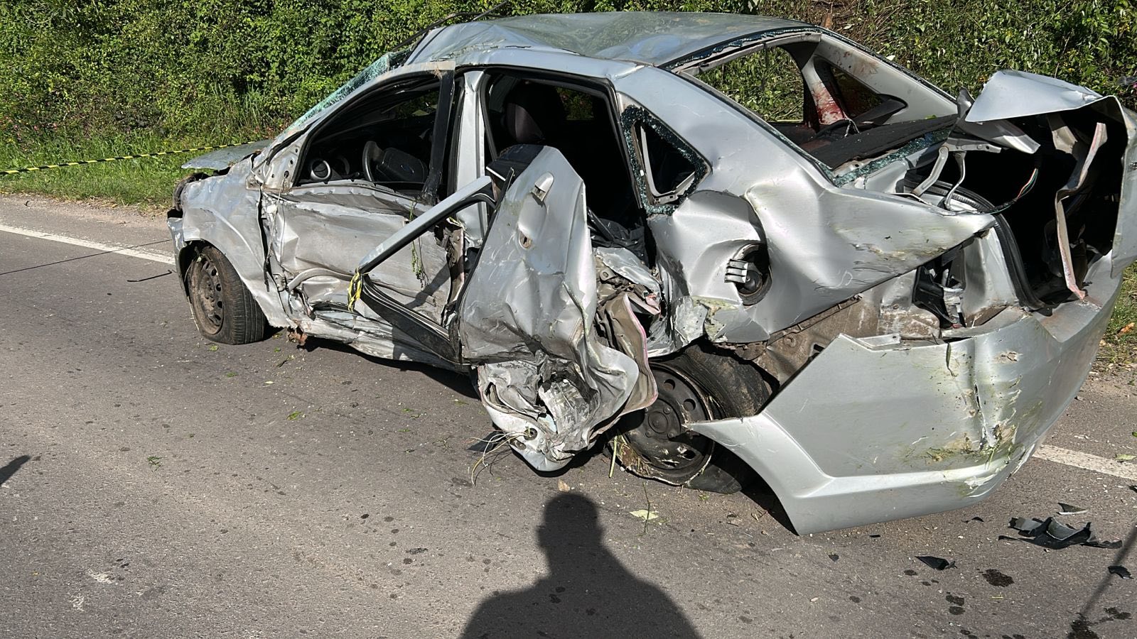 Bombeiros e PRF atendem acidente com três veículos na BR-470 em Garibaldi