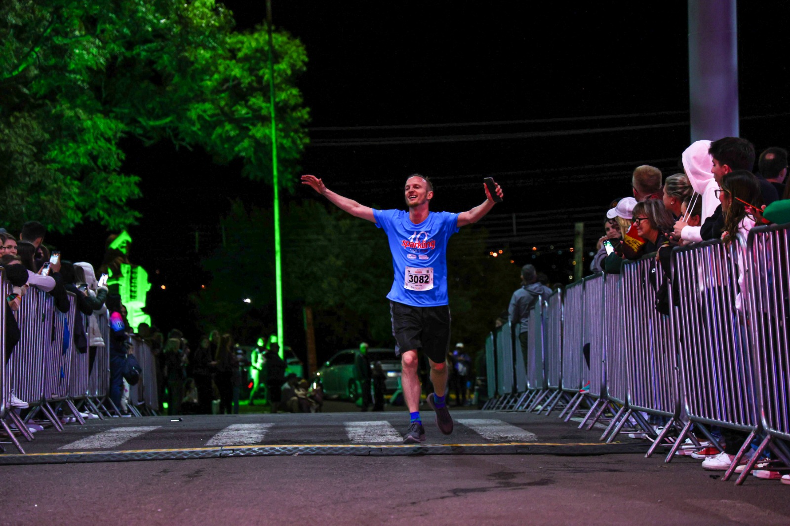 corrida noturna, Bento Gonçalves, evento esportivo 2025, corrida de rua, caminhada, show ao vivo, gastronomia, CIC-BG