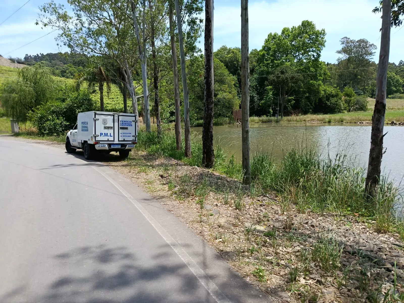 Idosa de 60 anos é encontrada morta em açude na Linha Ely, interior de Farroupilha. Polícia Civil investiga o caso.
